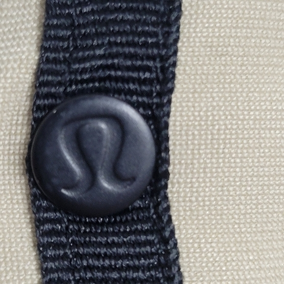 Lululemon Abc Relaxed- Fit 5 Pockets Pants Size 38. - Picture 9 of 14